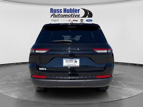 New 2025 Jeep Grand Cherokee Altitude AWD/4WD image 4
