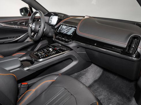 Used 2025 Aston Martin DBX 707 image 22
