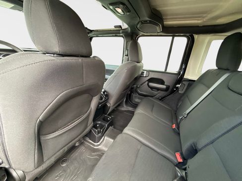 Used 2018 Jeep Wrangler Unlimited Sport AWD/4WD image 17