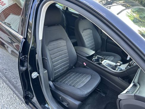 Used 2016 Ford Fusion SE FWD image 19