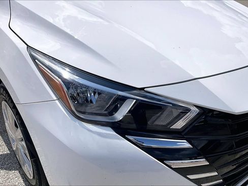 Used 2023 Nissan Versa S FWD image 33