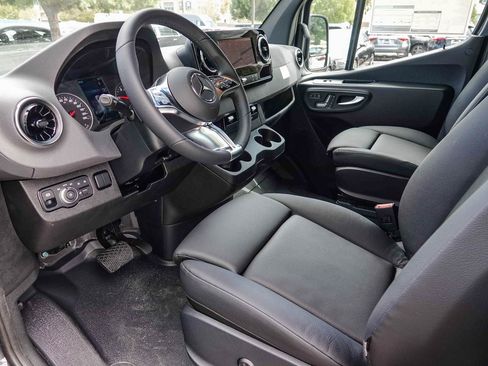 New 2025 Mercedes-Benz Sprinter 2500 image 17
