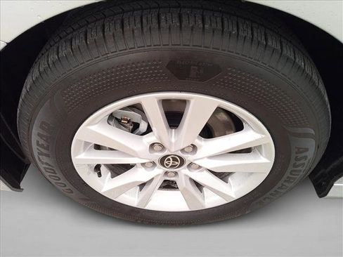 Used 2026 Toyota Camry LE w/ Convenience Package FWD image 9