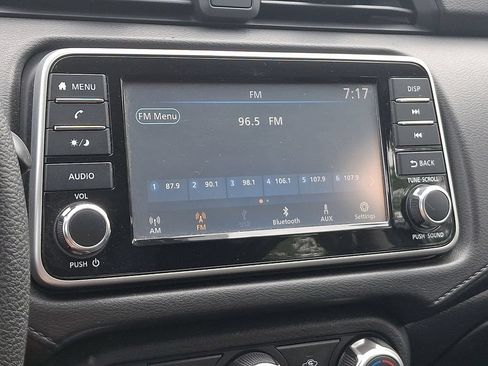Used 2021 Nissan Versa S FWD image 17