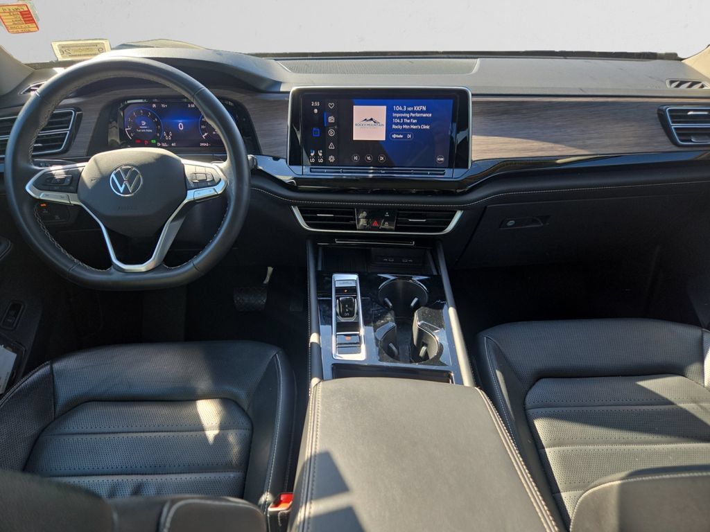 Used 2025 Volkswagen Atlas SEL AWD/4WD image 11