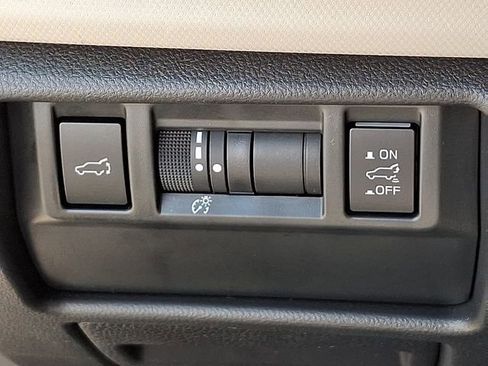 Certified 2025 Subaru Forester Premium image 25