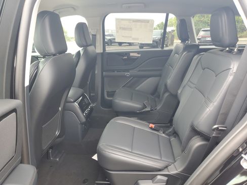 New 2026 Lincoln Aviator AWD image 20