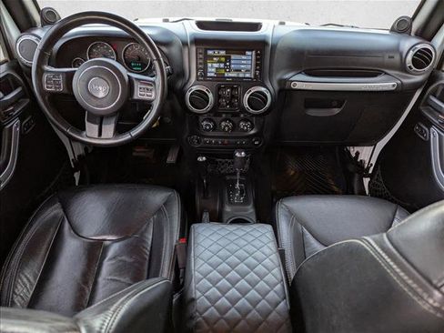 Used 2014 Jeep Wrangler Unlimited Sahara w/ Max Tow Package AWD/4WD image 16