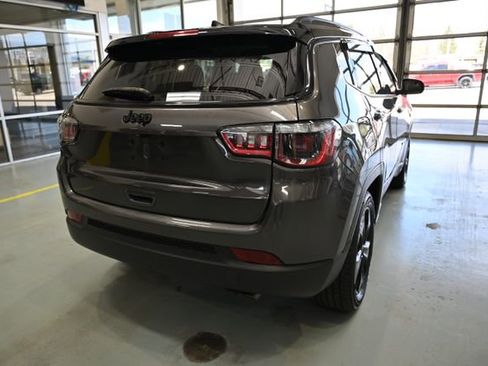 Used 2021 Jeep Compass Latitude FWD image 5