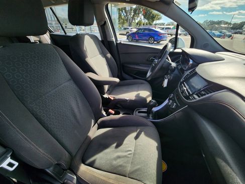 Used 2017 Chevrolet Trax LS image 11