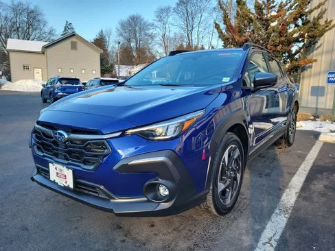 Certified 2025 Subaru Crosstrek 2.5i Limited w/ Crosstrek Mirror Package image 8