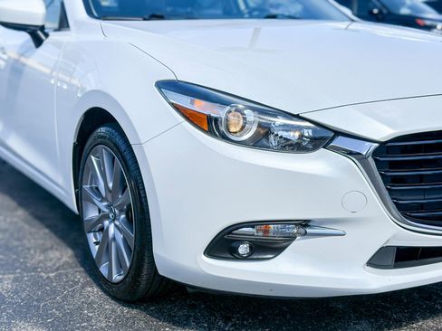 Used 2017 MAZDA MAZDA3 Grand Touring FWD image 3