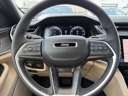 New 2026 Jeep Grand Cherokee Limited AWD/4WD image 14