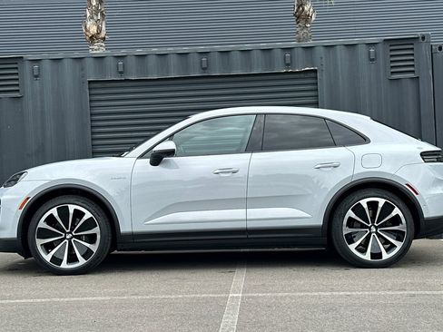 New 2026 Porsche Macan Electric image 2
