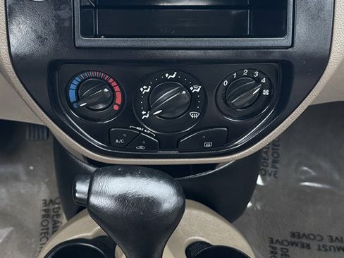 Used 2005 Ford Focus SE image 39