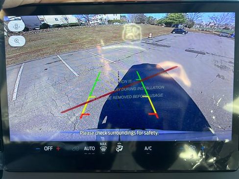 Used 2025 Ford E-Transit 148 Medium Roof image 23