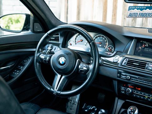 Used 2015 BMW M5 RWD image 20
