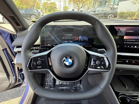 Used 2025 BMW 530i w/ Premium Package image 23