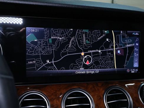 Used 2019 Mercedes-Benz E 300 4MATIC image 30