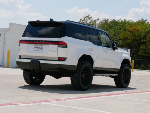 Used 2025 Lexus GX 550 w/ Accessory Package (Z1) AWD/4WD image 9