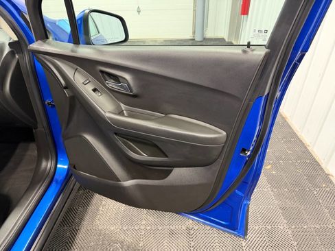 Used 2016 Chevrolet Trax LT w/ LT Convenience Package image 16