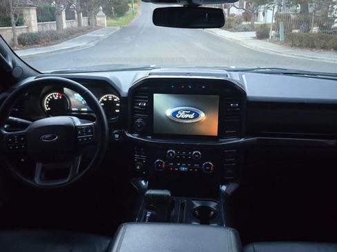 Used 2022 Ford F150 XLT w/ Equipment Group 302A High image 18