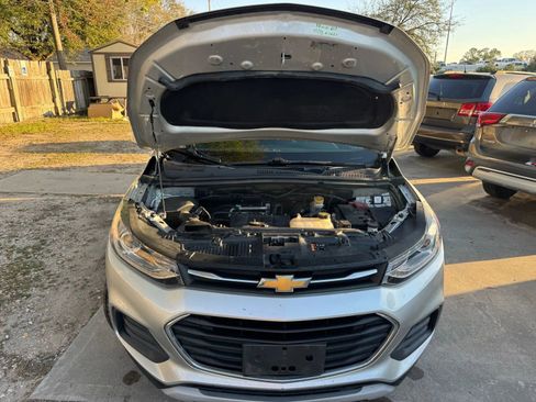 Used 2019 Chevrolet Trax LT FWD image 10