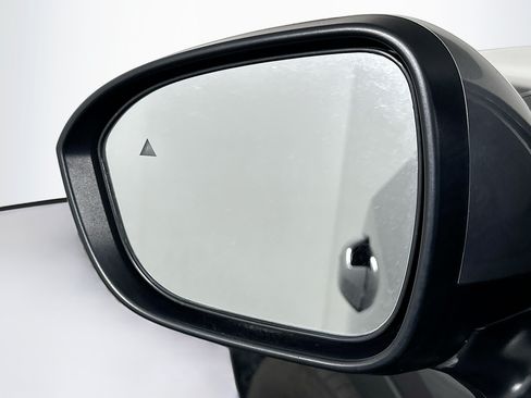 Used 2025 Nissan Kicks SV FWD image 16