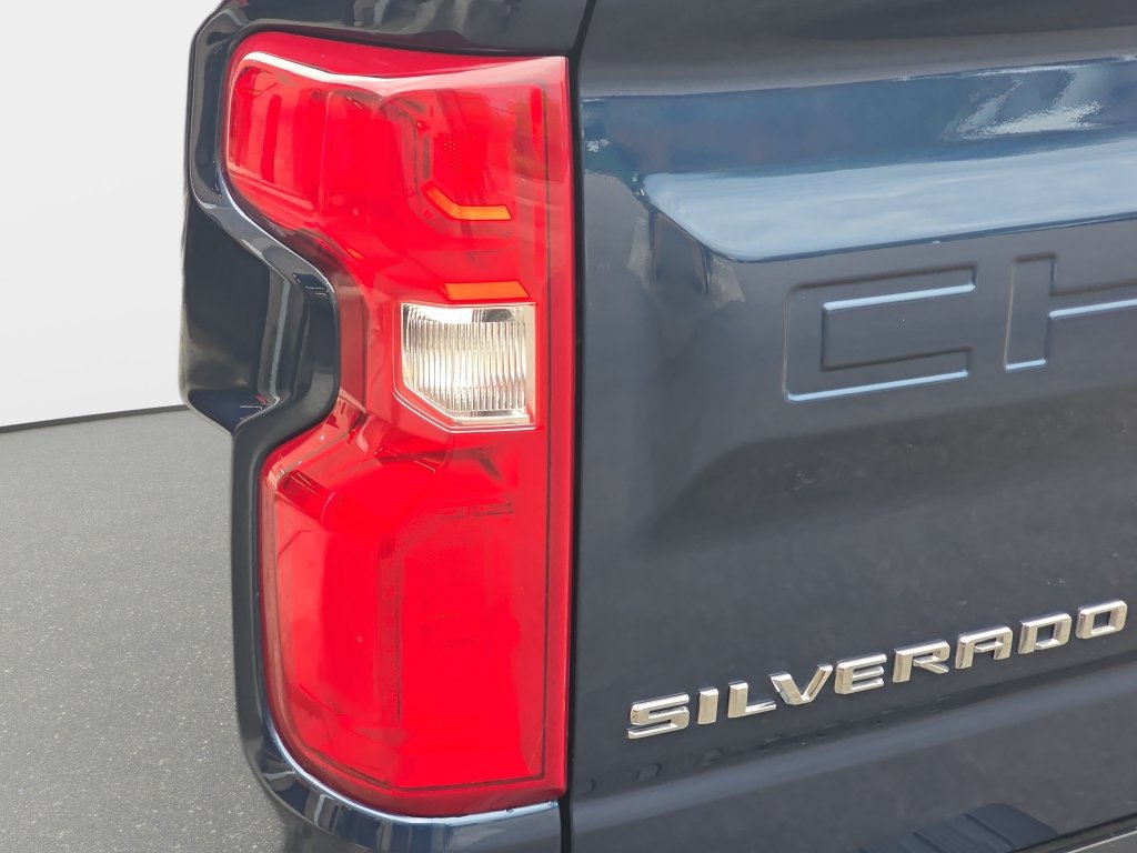 Used 2023 Chevrolet Silverado 1500 High Country w/ High Country Premium Package AWD/4WD image 36
