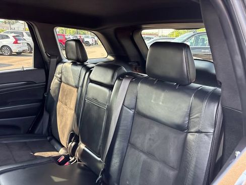 Used 2019 Jeep Grand Cherokee Altitude AWD/4WD image 8