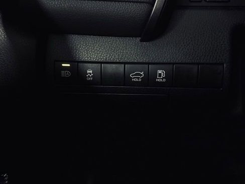 Used 2024 Toyota Camry SE image 25