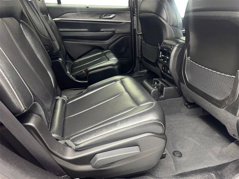 Used 2024 Jeep Grand Cherokee L Limited w/ Luxury Tech Group II image 44