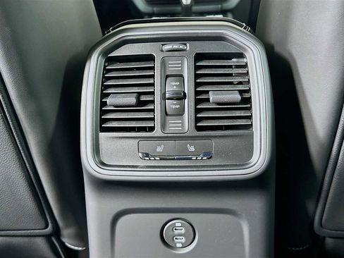 New 2025 Porsche Macan image 26