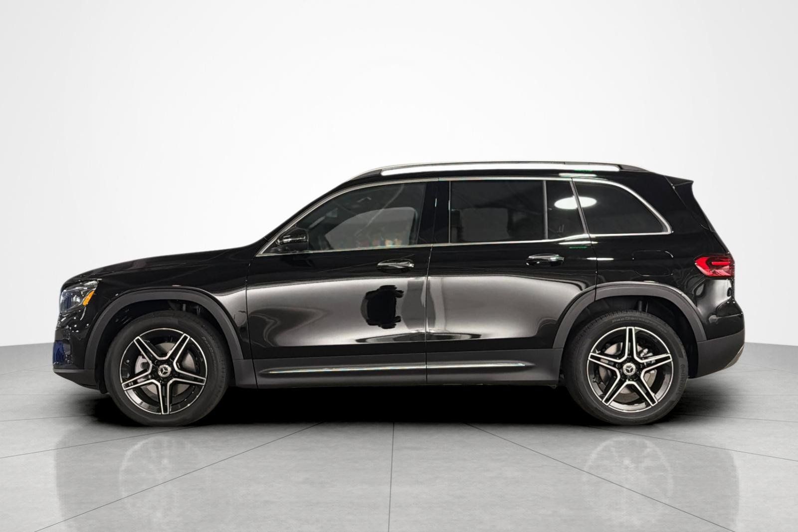 New 2026 Mercedes-Benz GLB 250 image 2