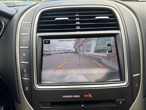 Used 2017 Lincoln MKX Select w/ Select Plus Package AWD/4WD image 27