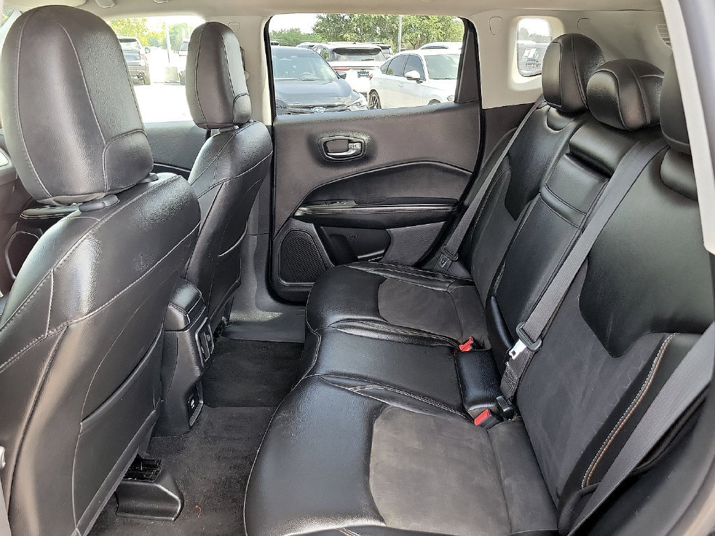 Used 2018 Jeep Compass Latitude FWD image 13