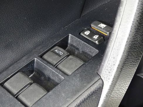 Used 2017 Toyota Corolla SE image 15