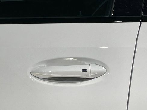 Used 2025 Buick Envision Sport Touring image 18