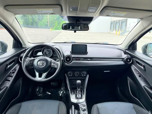 Used 2017 Toyota Yaris iA FWD image 13
