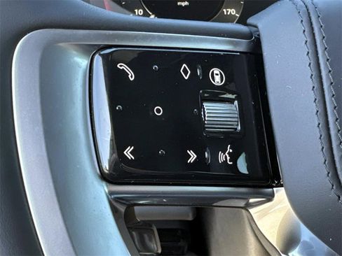 New 2025 Land Rover Range Rover Long Wheelbase SE image 32