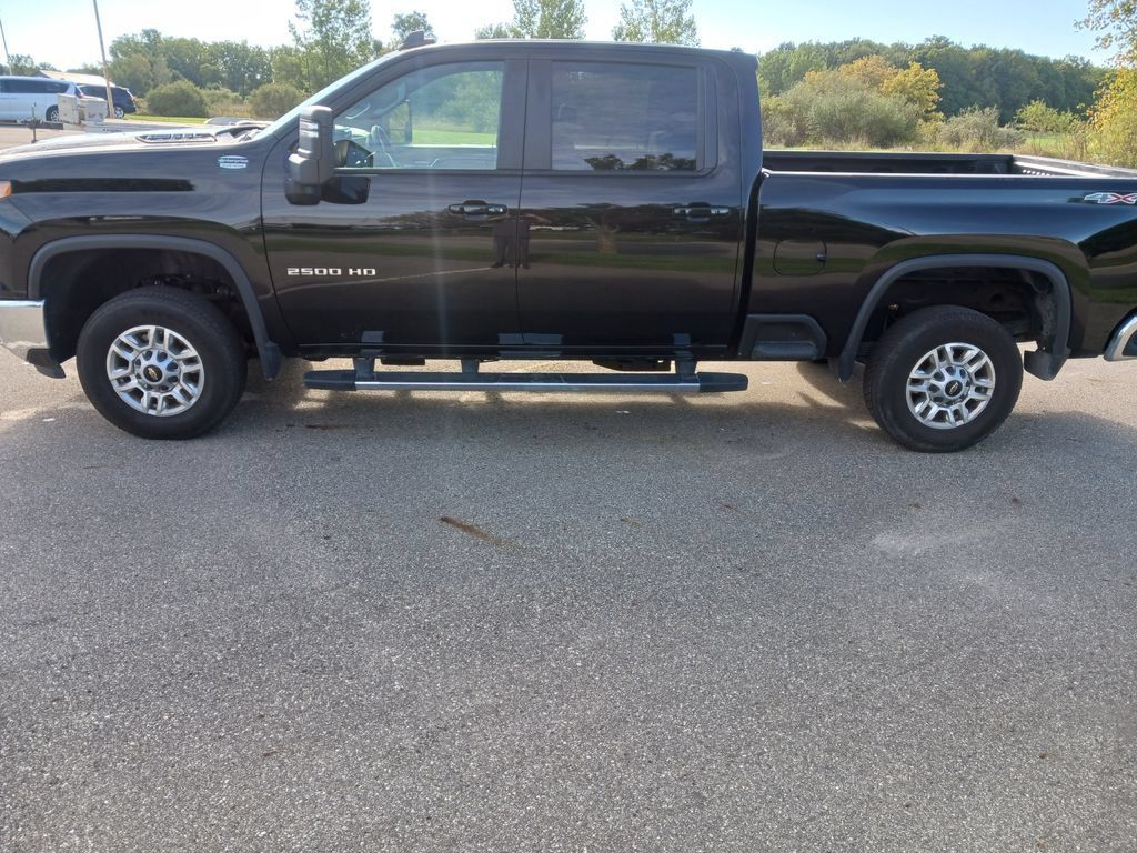 Used 2026 Chevrolet Silverado 2500 LT AWD/4WD image 6