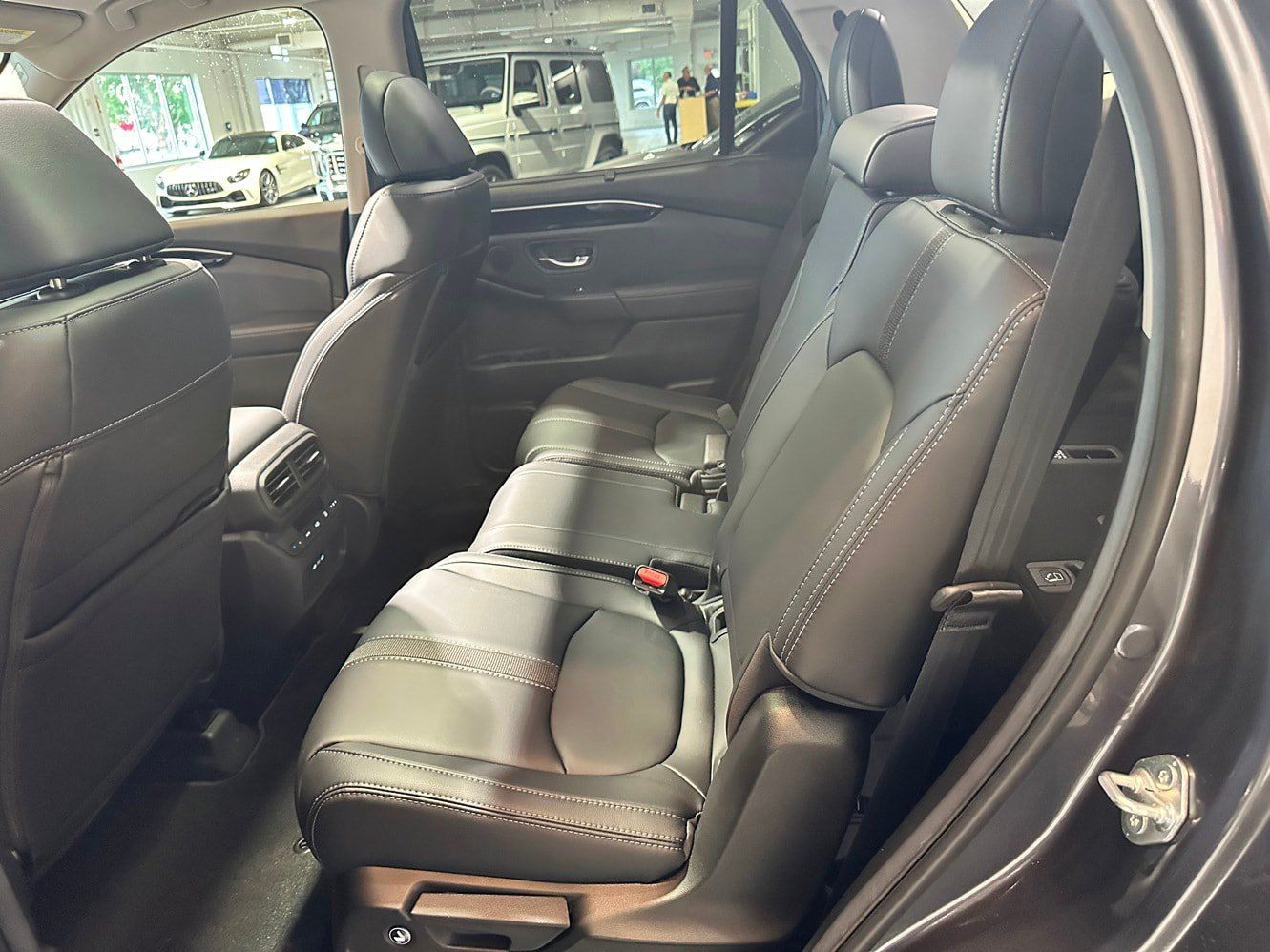 Used 2025 Honda Pilot Touring image 13