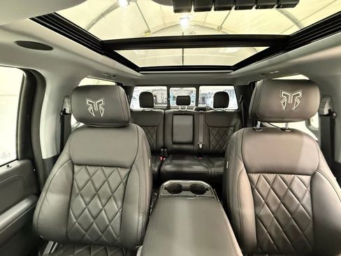 New 2026 Ford F250 Lariat w/ Black Appearance Package image 27