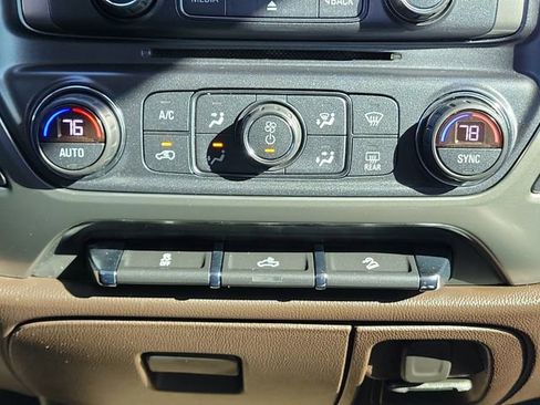 Used 2018 Chevrolet Silverado 1500 LT w/ All Star Edition image 35