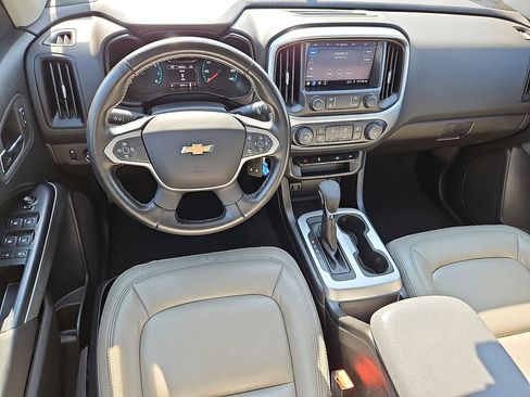 Used 2022 Chevrolet Colorado LT AWD/4WD image 11