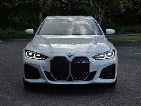 Used 2023 BMW i4 eDrive40 w/ M Sport Package image 9