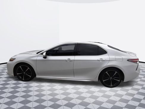 Used 2018 Toyota Camry XSE w/ Driver Assist Package FWD image 4