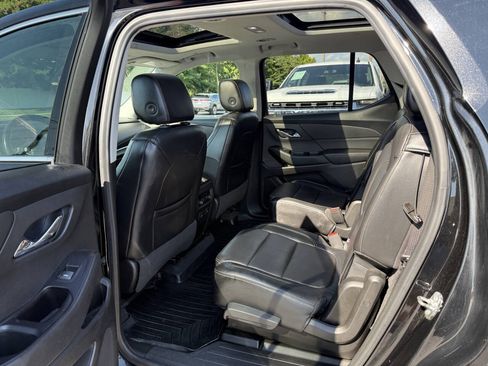 Used 2018 Chevrolet Traverse LT FWD image 12