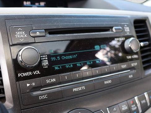 Used 2012 Toyota Sienna XLE FWD image 15
