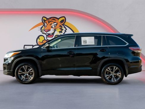 Used 2016 Toyota Highlander XLE AWD/4WD image 9